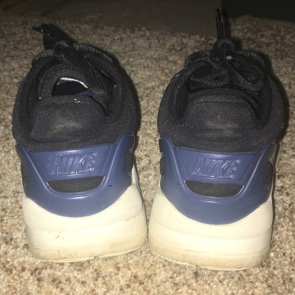 Nike woman’s shoes - Picture 4 of 5